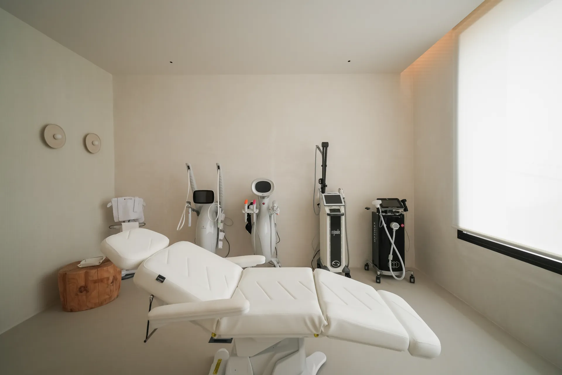 Milfey Beauty device room with BBL mJOULE and aesthetic devices